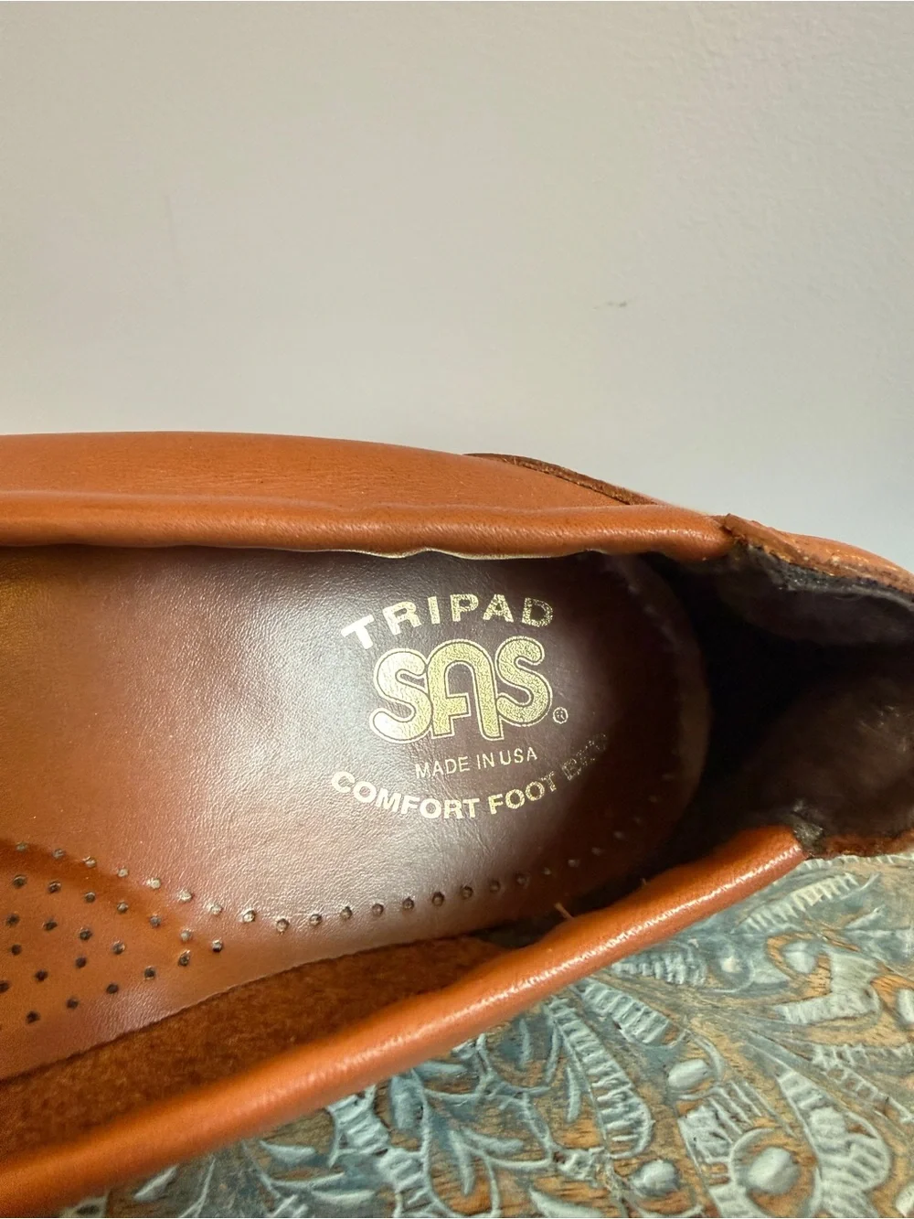 Like New! SAS Weave Slip On Brown Leather Loafer Size 8.5